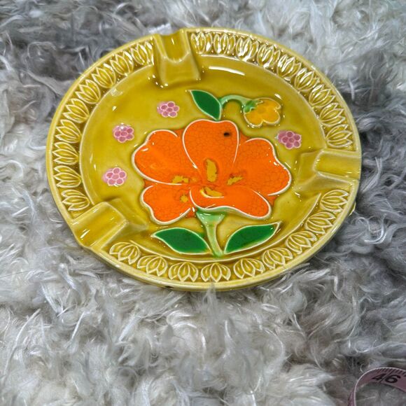 Vintage Astray‎ Japan Flowers Vibrant 7" Round - Picture 1 of 5